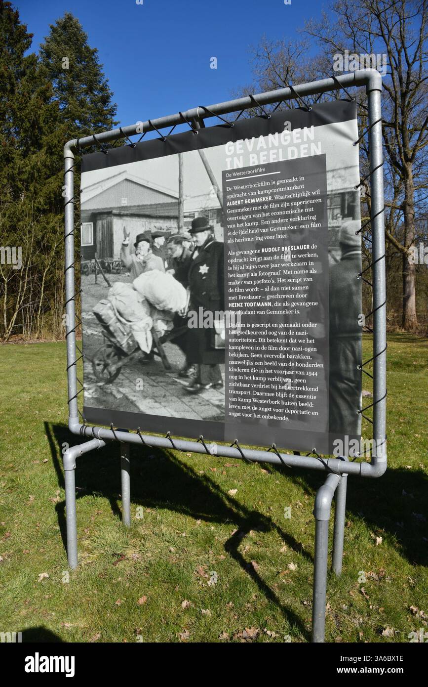 Westerbork, pays-Bas. 19 mars 2025. Panneaux d'affichage dans l'ancien camp de déportation de Westerbork aux pays-Bas. Photo de haute qualité Banque D'Images Westerbork, pays-Bas. 19 mars 2025. Panneaux d'affichage dans l'ancien camp de déportation de Westerbork aux pays-Bas. Photo de haute qualité Banque D'Images