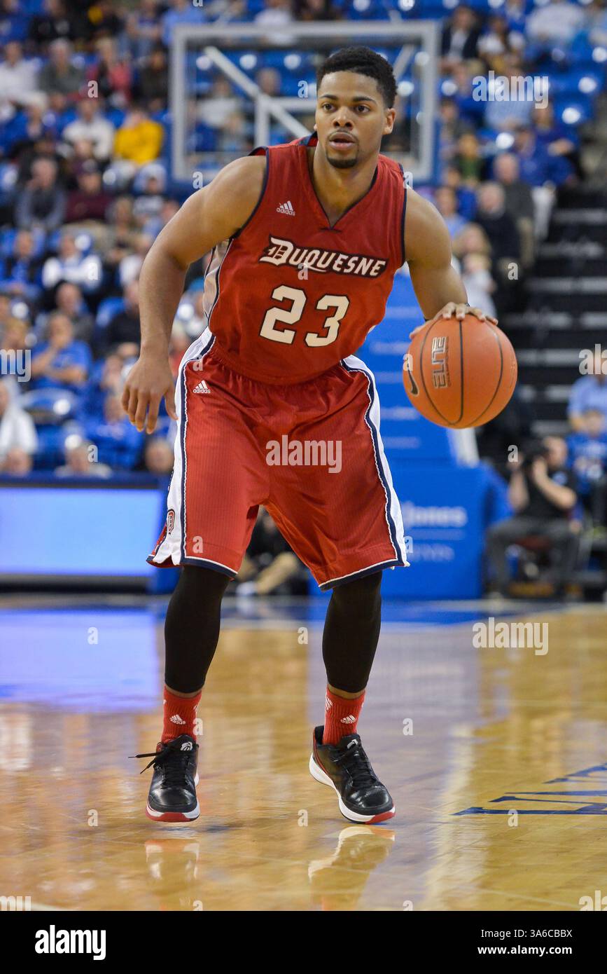 Jan. 14, 2015 - créé Louis, Missouri, U. S - Duquesne Dukes garde JEREMIAH JONES (23 ans) lors d'une conférence match entre l'Université Louis Billikens et les Duquesne Dukes joués à Louis, MO. À Chaifetz Arena. Où Louis bat Duquesne 78-69 (crédit image : © Richard Ulreich/ZUMA Wire) Banque D'Images