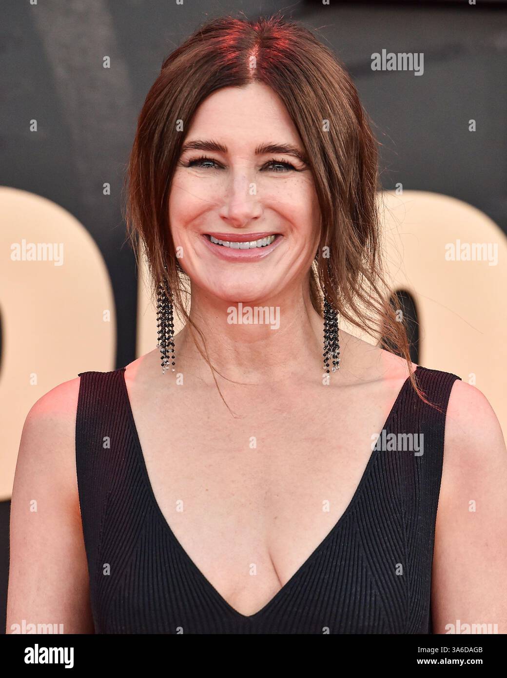 Los Angeles, États-Unis. 24 mars 2025. LOS ANGELES, CALIFORNIE, États-Unis - 24 MARS : L'actrice et comédienne américaine Kathryn Hahn arrive à la première mondiale de la série Apple TV 'The Studio' saison 1 qui se tient à l'Academy Museum of Motion Pictures le 24 mars 2025 à Los Angeles, Californie, États-Unis. (Photo de Gregg DeGuire/image Press Agency) crédit : image Press Agency/Alamy Live News Banque D'Images