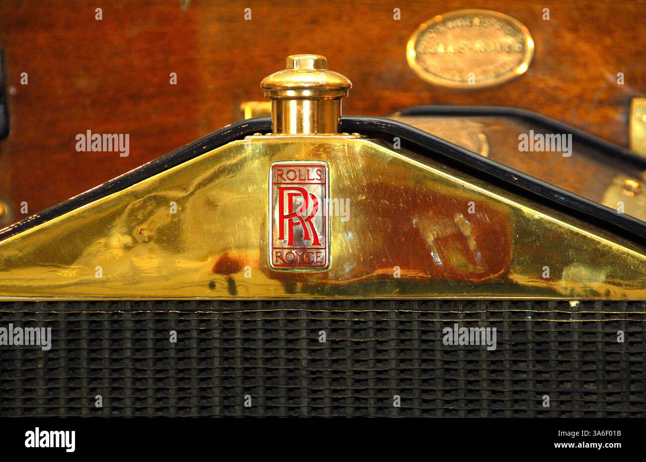 17 octobre 2007 - Londres, Royaume-Uni - K55147.la plus ancienne Rolls Royce Auction Preview-Photocall-Bonhams, New Bond Street, Londres, Royaume-Uni 10-17-2007. Henry davenport- - la plus ancienne Rolls Royce du monde(crédit image : © Globe photos/ZUMAPRESS.com) Banque D'Images