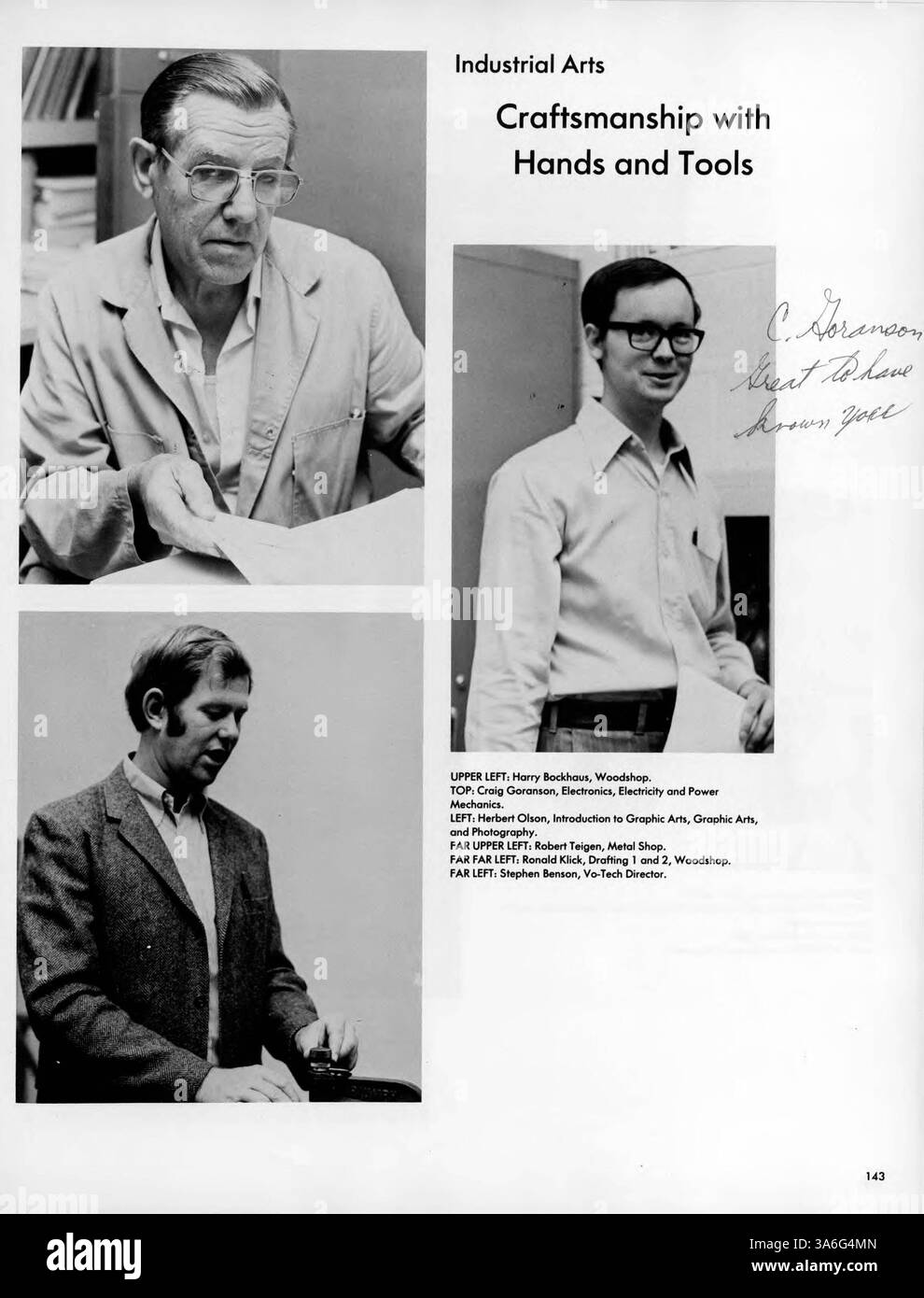 Le Mohian Yearbook 1974 présente des portraits d'étudiants, des photos de professeurs, des clubs scolaires, des activités sportives et des événements importants de l'école secondaire Mound-Westonka pendant l'année scolaire 1973-1974. Banque D'Images