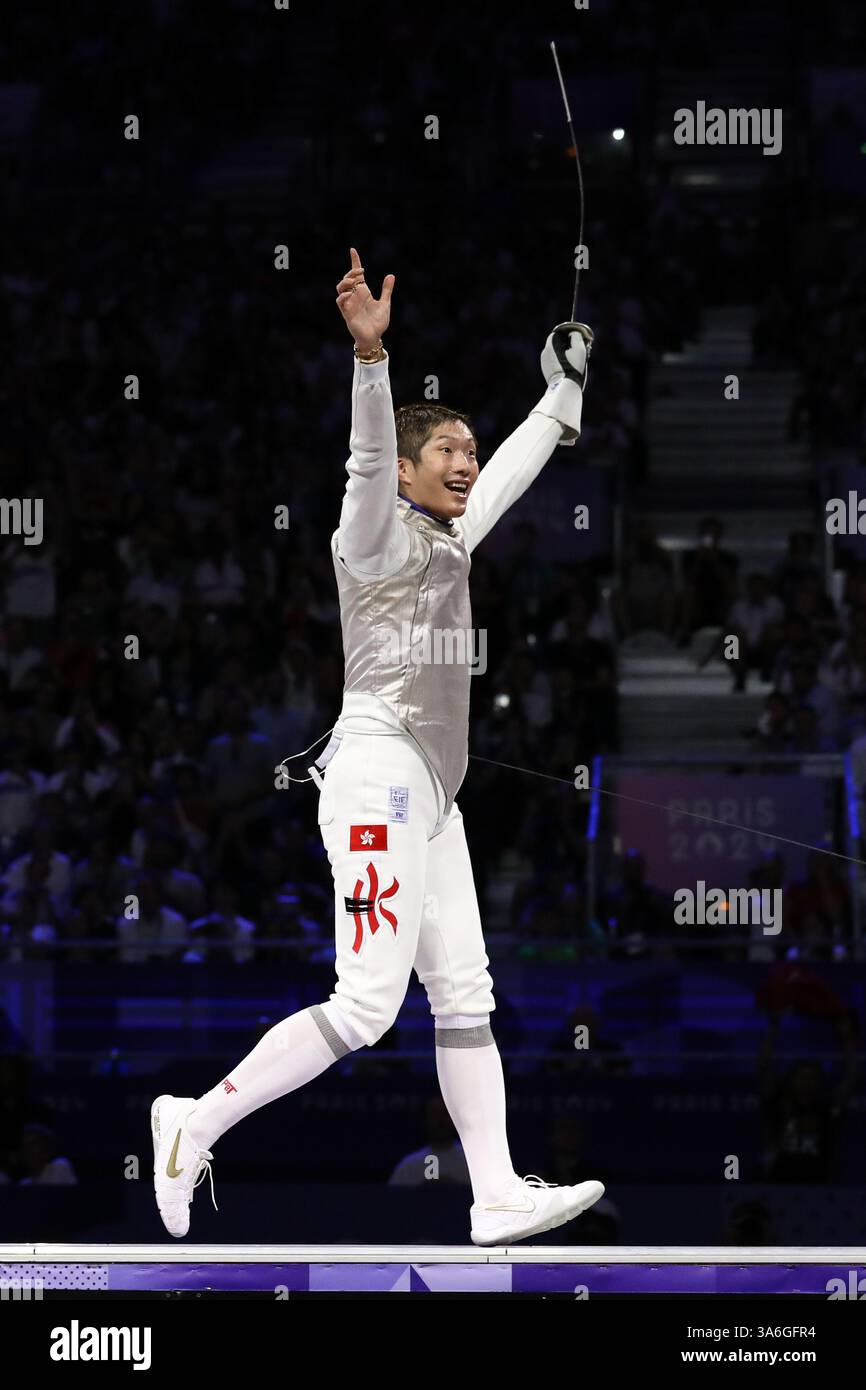 29 juillet 2024 - Paris, France : Cheung Ka long de Hong Kong réagit à la victoire de la finale individuelle d'escrime sur papier masculin le jour 3 de l'Olym de Paris 2024 Banque D'Images