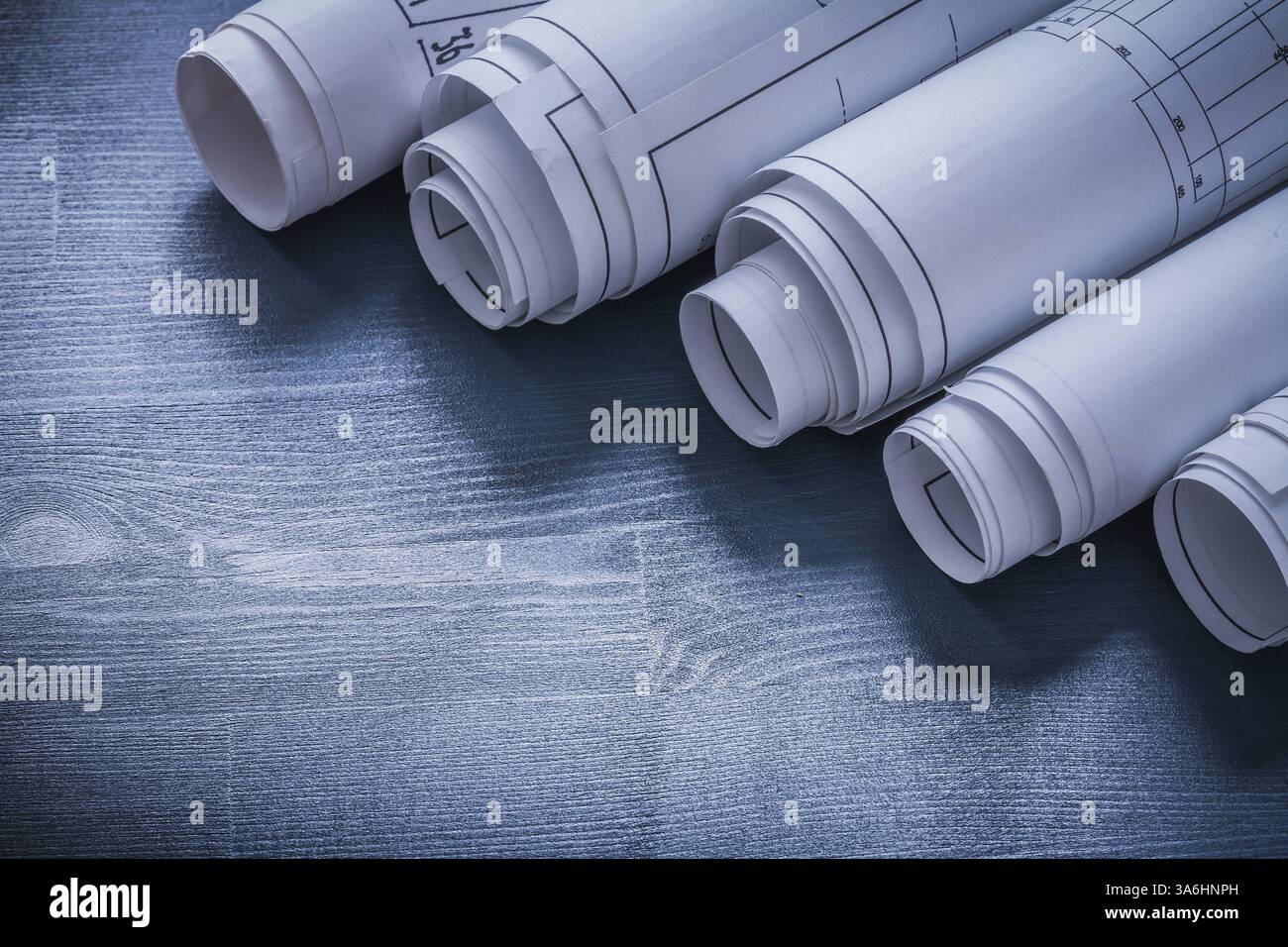 Cinq rouleaux de plans blancs Banque D'Images