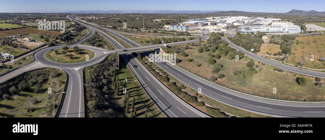 Autoroute ma-19 et rond-point de la zone industrielle son Noguera, Llucmajor, Majorque, Îles Baléares, Espagne, Europe Banque D'Images