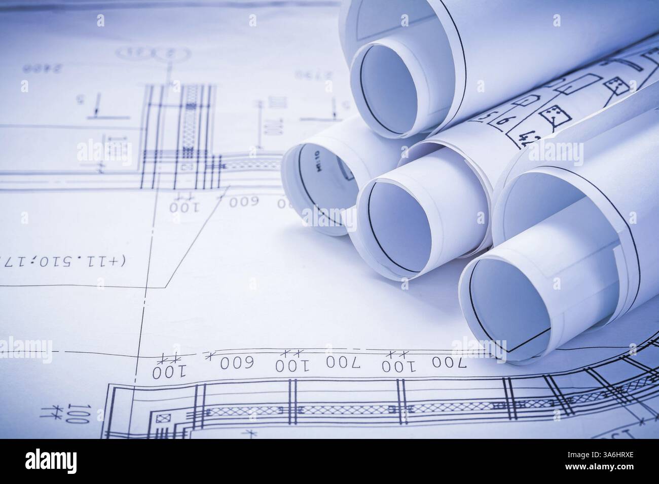 Vue rapprochée pile de plans de construction blancs avec copyspace pour votre texte Banque D'Images
