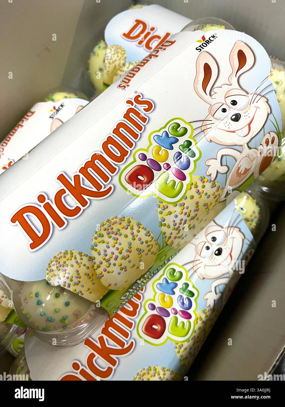 Dickmann's, Storck, oeufs avec de savoureux Crispies, Pâques, lapin, chocolats, bonbons de Pâques, chocolats de Pâques, œufs en chocolat, bonbons traditionnels, 2025 Banque D'Images