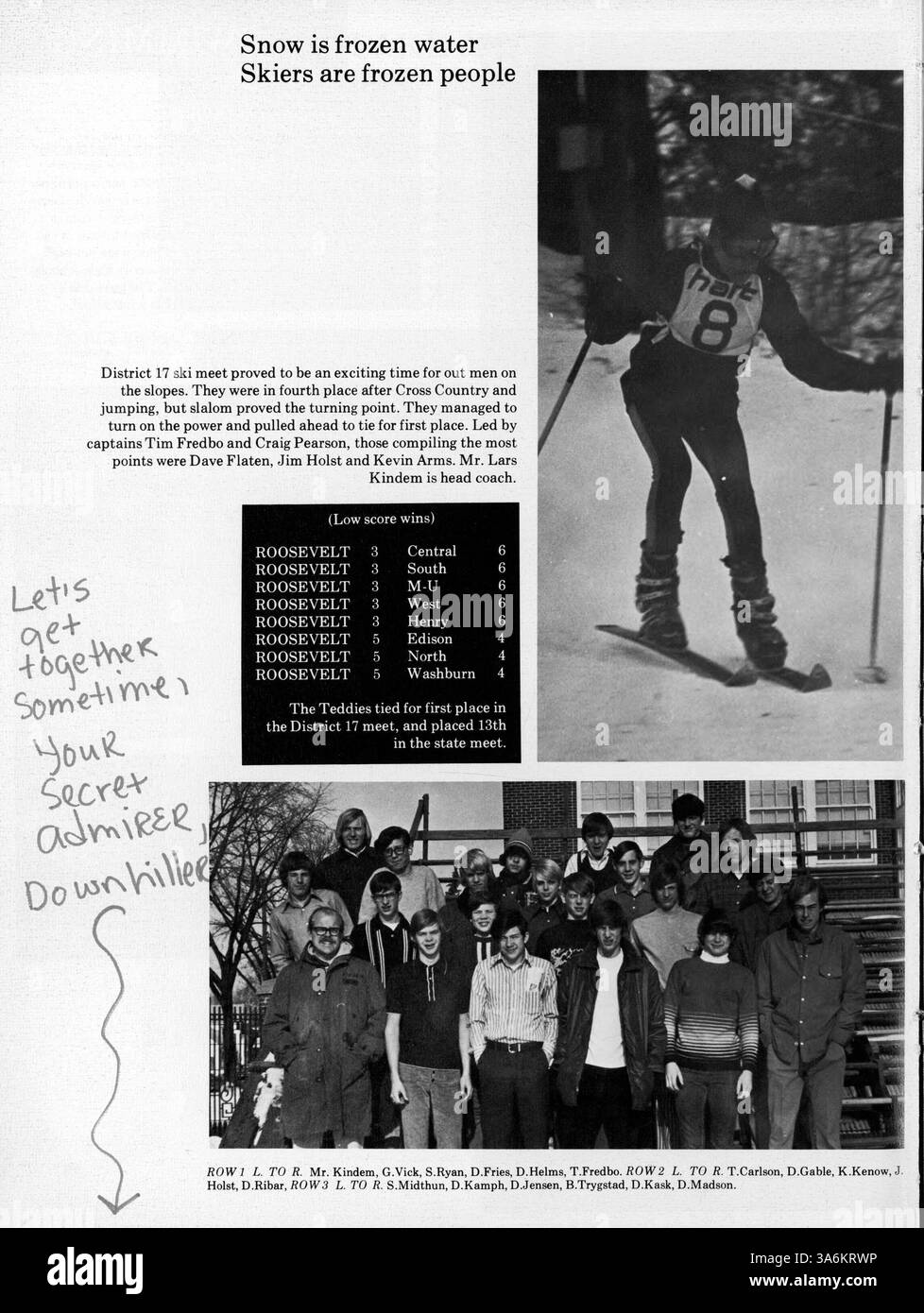 Cet annuaire 1972 de l'école secondaire Roosevelt, « A Time Together », présente la vie étudiante, l'athlétisme, les clubs et l'histoire afro-américaine, documentant les événements et les activités de l'année scolaire 1971-1972. Banque D'Images