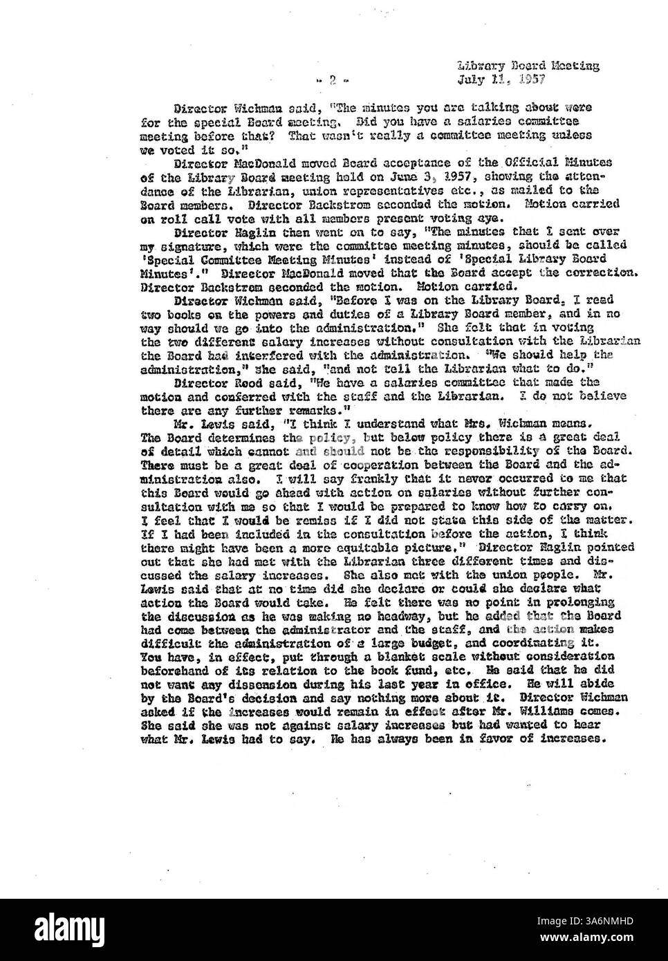 Le procès-verbal de la réunion de 1957 du conseil d'administration de la Bibliothèque publique de Minneapolis reflète les décisions sur le financement, la dotation et les ajustements opérationnels des bibliothèques publiques du comté de Hennepin. Banque D'Images