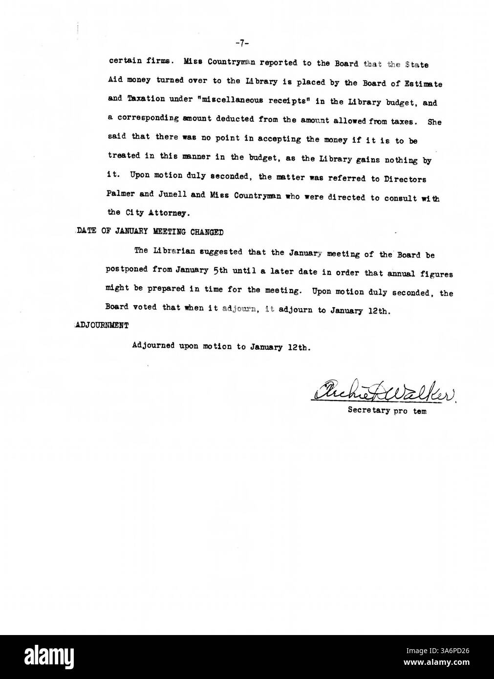 Les 1932 minutes du conseil d'administration de la bibliothèque publique de Minneapolis détaillent les décisions de financement de la bibliothèque, les dispositions de service et la sensibilisation de la communauté pendant les défis économiques de la Grande dépression. Banque D'Images