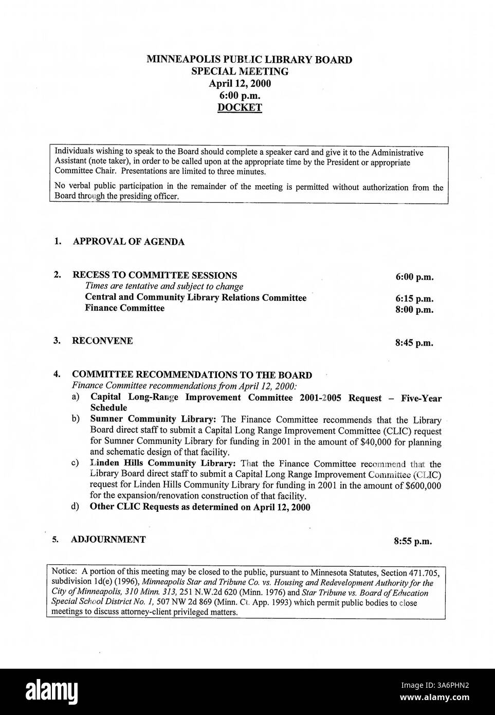 Ces procès-verbaux de réunion de 2000 documentent les discussions sur le financement des bibliothèques, l'élaboration de programmes et les activités de sensibilisation communautaire pour les bibliothèques publiques du comté de Hennepin. Banque D'Images