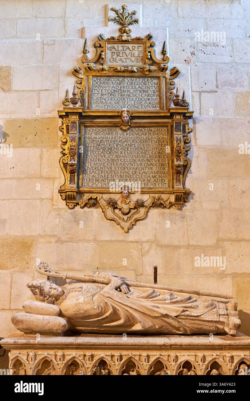 Chapelle de San Nicolás, XIIIe siècle, tombe de l'évêque Juan de Villahoz, cathédrale de Santa María, gothique français, Burgos, Castille-et-León, Espagne, Europe Banque D'Images