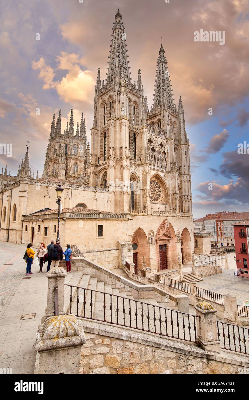 Façade et place de Santa María, Cathédrale de Santa María, gothique français, Burgos, Castille-et-León, Espagne, Europe Banque D'Images