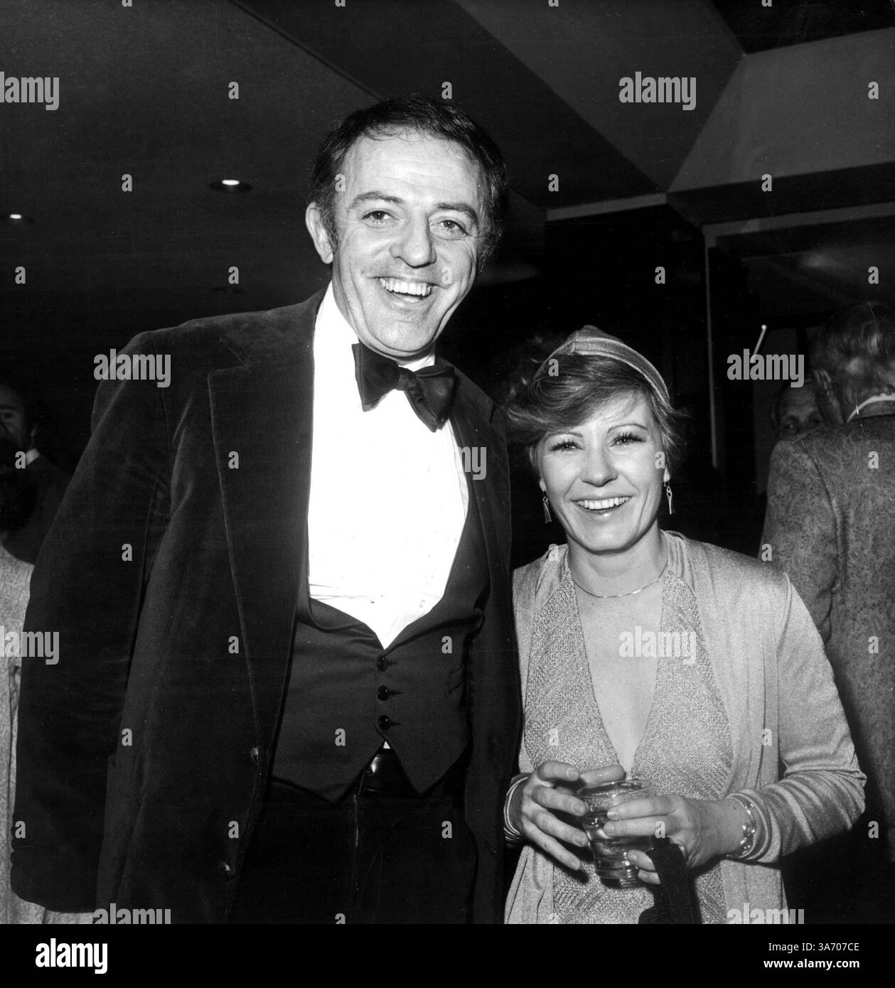 Janvier 1, 2011 - PATTY DUKE ET JOHN ASTIN.12/1975.#A-2025.©NATE CUTLER/(crédit image : © Globe photos/ZUMAPRESS.com) Banque D'Images