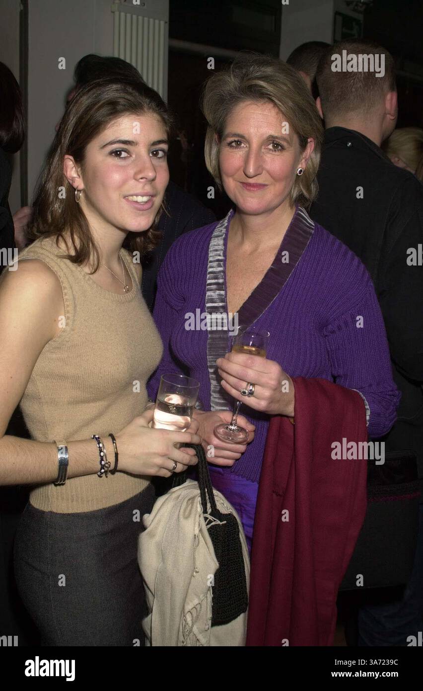 20 NOVEMBRE 2000 - LONDRES, GRANDE-BRETAGNE - ©DAVE BENETT ALPHA DM042594 20 11 00.LADY ALEXANDRA TUNIS & FILLE ROSE.-NICKY HASLAM FÊTE ORGANISÉE À LA BROMPTON BAY BRASSERIE À LONDRES. (Crédit image : © Globe photos/ZUMAPRESS.com) Banque D'Images