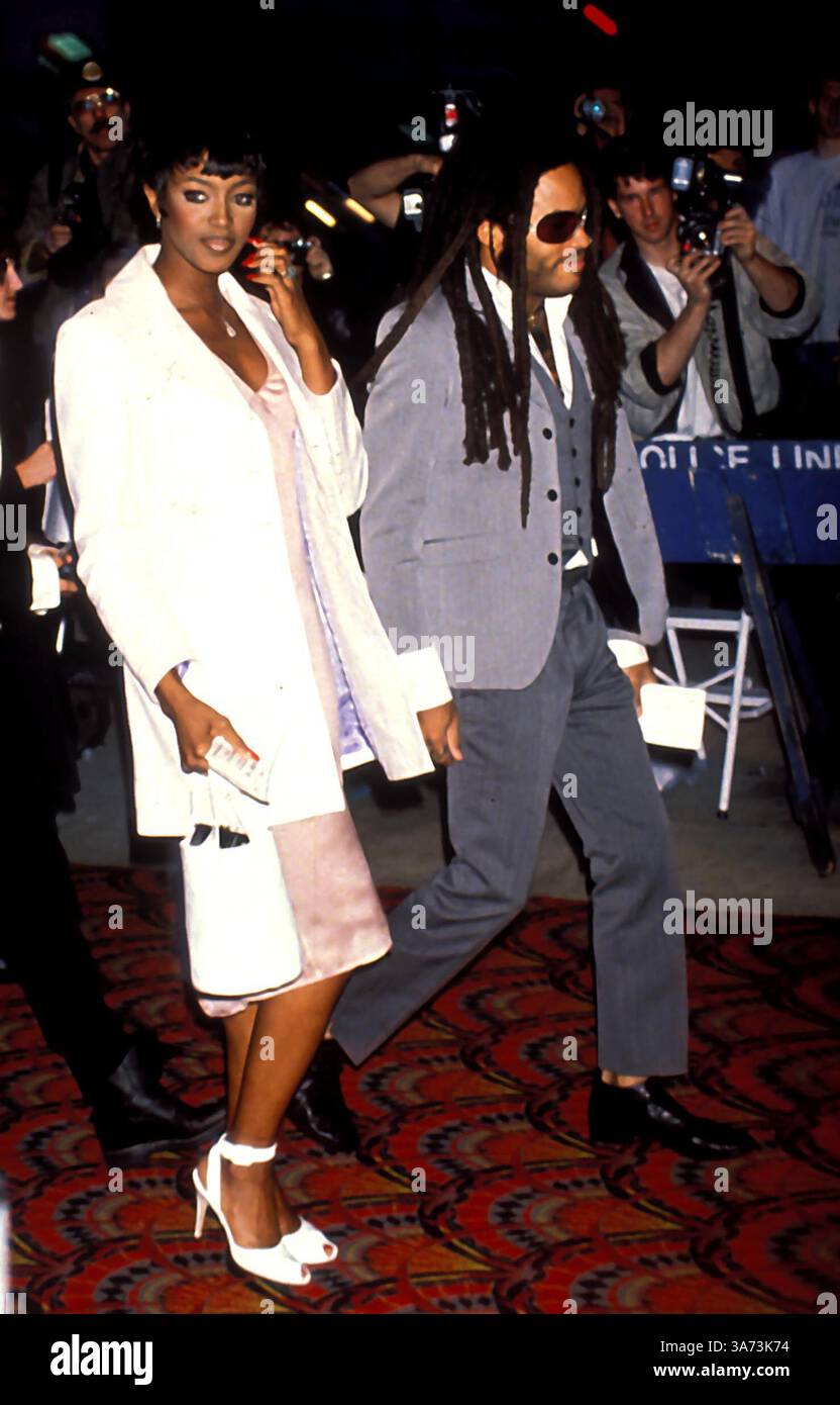 1995 MOURIR DUR AVEC UNE PREMIÈRE VENGEANCE . NAOMI CAMPBELL  LENNY KRAVITZ (crédit image : © Walter Weissman/ZUMA Press Wire) Banque D'Images
