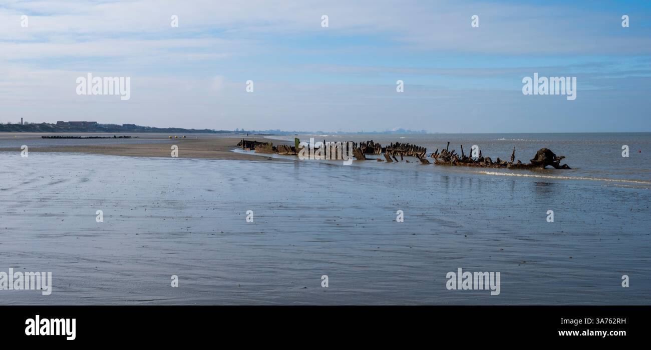 Naufrage sur la plage de Dunkerque, l'un des navires qui ont coulé pendant la seconde Guerre mondiale évacuation des troupes de Dunkerque en mai/juin 1940 Banque D'Images