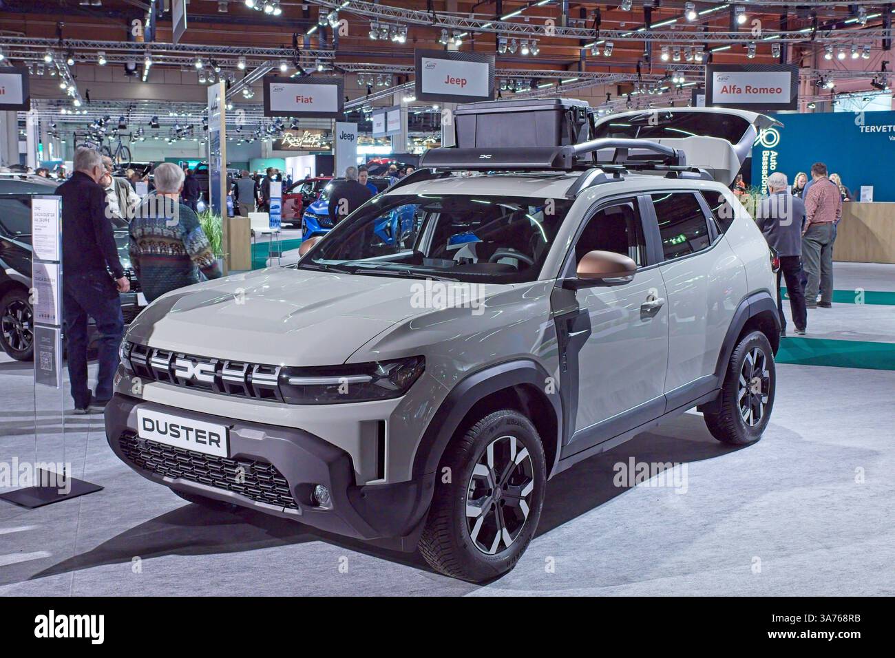 Pasila, Helsinki, Finlande – 14 mars. 2025 : Dacia Duster car à AUTO 25 et Mobility Show au Messukeskus Helsinki. Banque D'Images