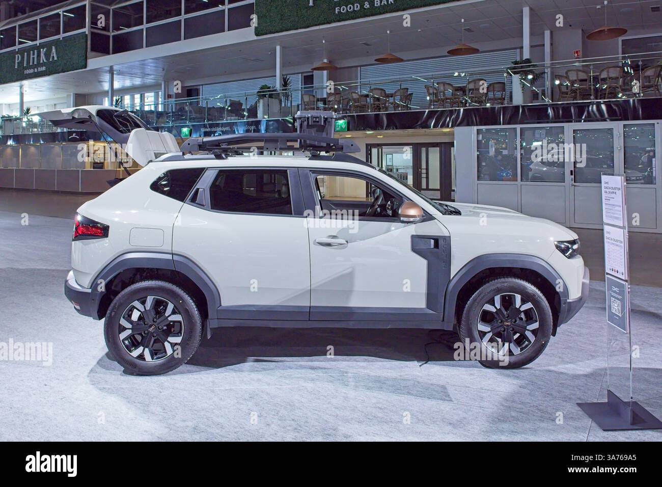 Pasila, Helsinki, Finlande – 14 mars. 2025 : Dacia Duster car à AUTO 25 et Mobility Show au Messukeskus Helsinki. Banque D'Images