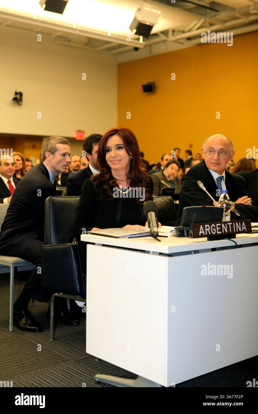 14 juin 2012 - New York, NY, États-Unis - Nations Unies - New York - 14 juin 2012 - Cristina Fernandez de Kirchner, présidente de l'Argentine aujourd'hui au siège de l'ONU à New York..PHOTO DE : Hector Marcos Timerman, ministre des Affaires étrangères de l'Argentine,.(R)..crédit : Luiz Rampelotto/Europa Newswire (crédit image : © Luiz Rampelotto/ZUMAPRESS.com) Banque D'Images