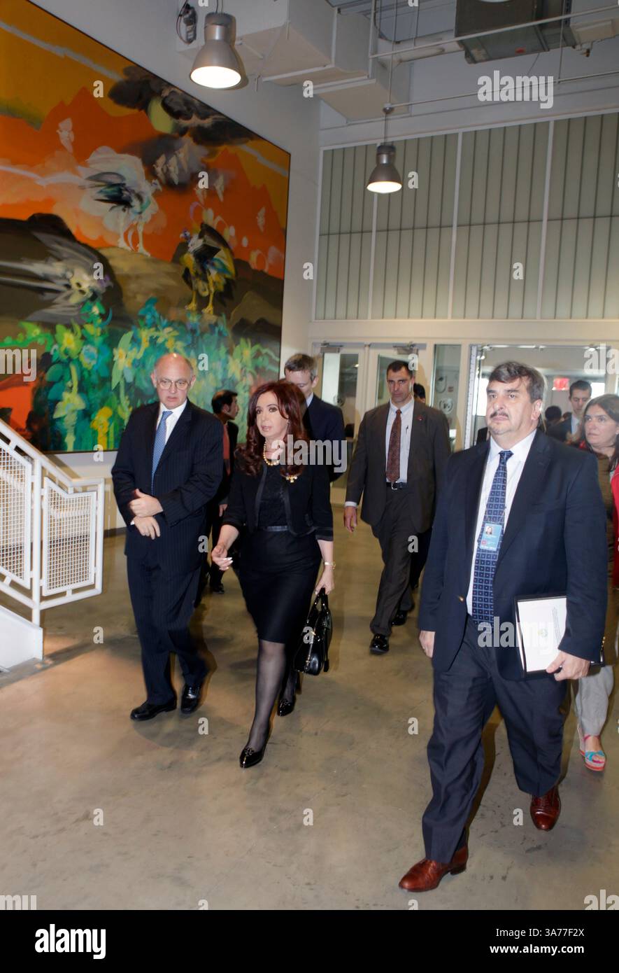 14 juin 2012 - New York, NY, États-Unis - Nations Unies - New York - 14 juin 2012 - Cristina Fernandez de Kirchner, présidente de l'Argentine aujourd'hui au siège de l'ONU à New York..PHOTO DE : Hector Marcos Timerman, ministre des Affaires étrangères de l'Argentine,.(À GAUCHE)..crédit : Luiz Rampelotto/Europa Newswire (crédit image : © Luiz Rampelotto/ZUMAPRESS.com) Banque D'Images