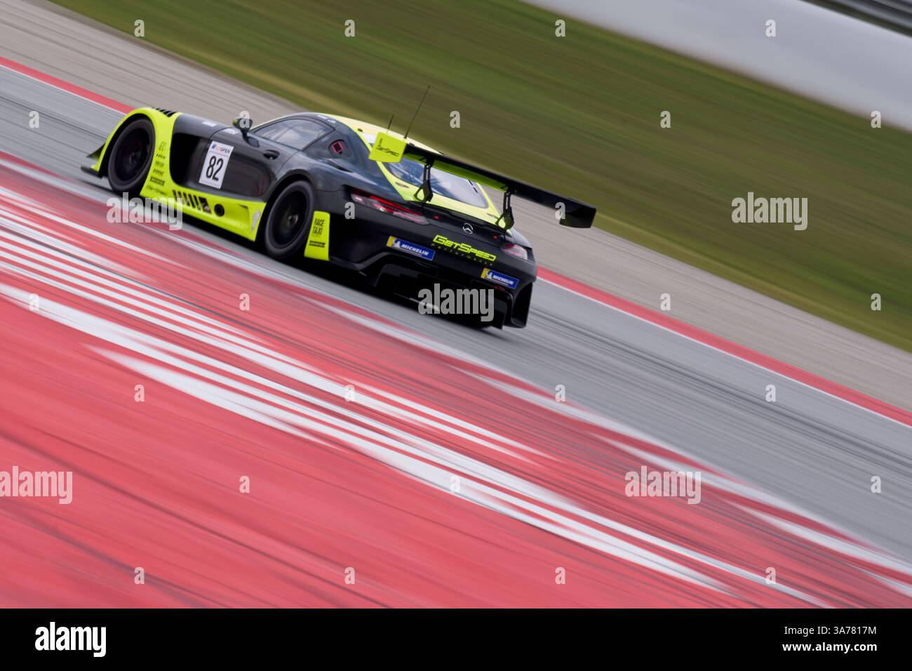 BARCELONE, ESPAGNE - MARS 25 : (82) GetSpeed (DEU) Mercedes-AMG GT3 EVO - Marcelo Ramirez (MEX) / Ralf Aron (est) en piste lors de la première journée de l'International GT Open Winter test sur le circuit de Barcelona Catalunya le 25 mars 2025 à Barcelone, Espagne. (Photo de Pablo Rodriguez/Quality Sport images) Banque D'Images