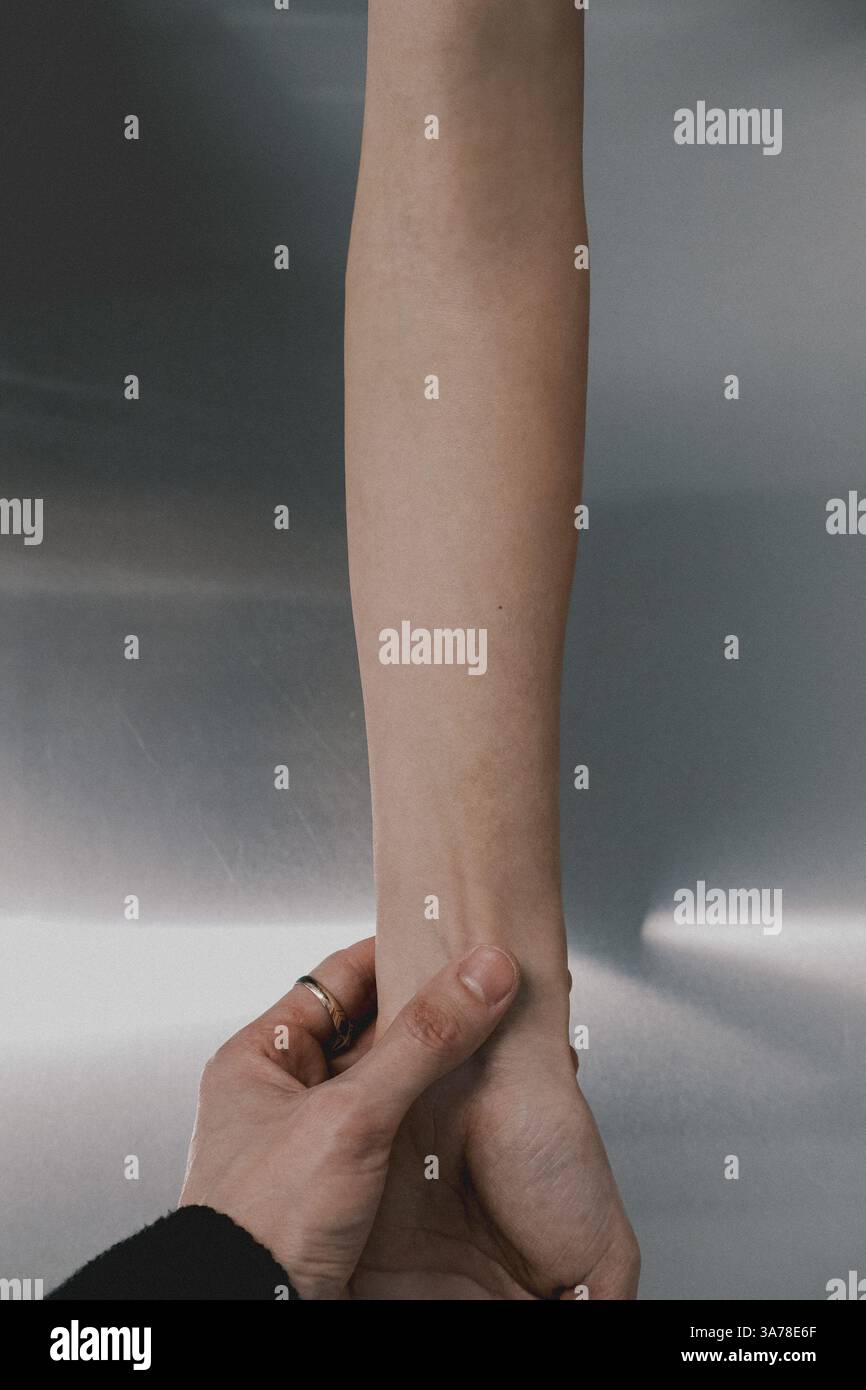Femme bras et poignet maquette, main ouverte, moderne, naturelle, beauté propre Banque D'Images