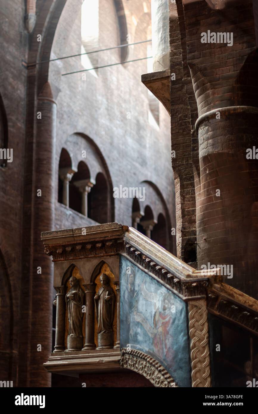 Le Duomo de Modène est un chef-d'œuvre du style roman du moyen âge en Italie. Conçu par Lanfranco, le grand sculpteur et architecte de son époque. Banque D'Images