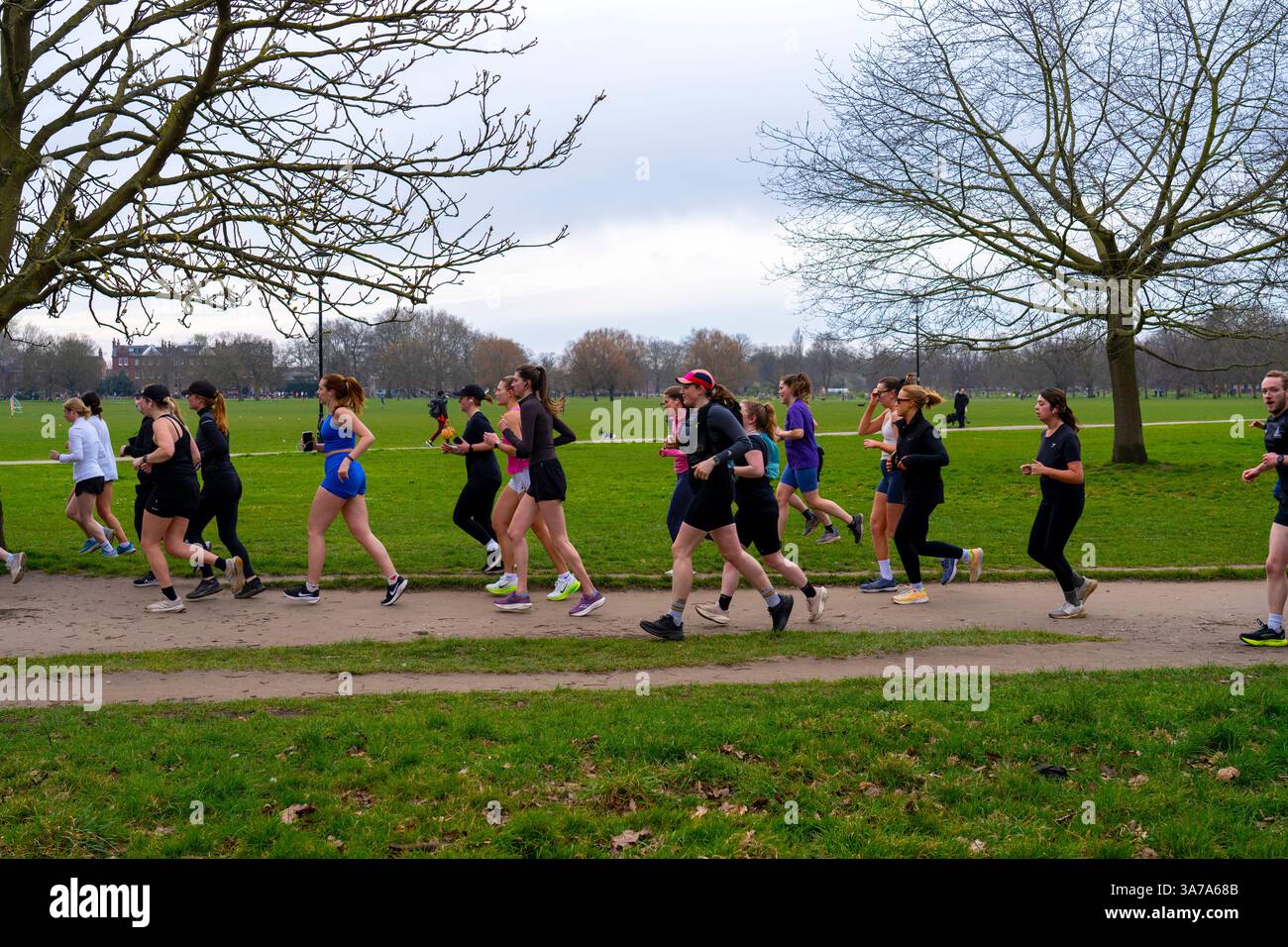 Park Run on Clapham Common (2025-03-22) - Londres Royaume-Uni Banque D'Images