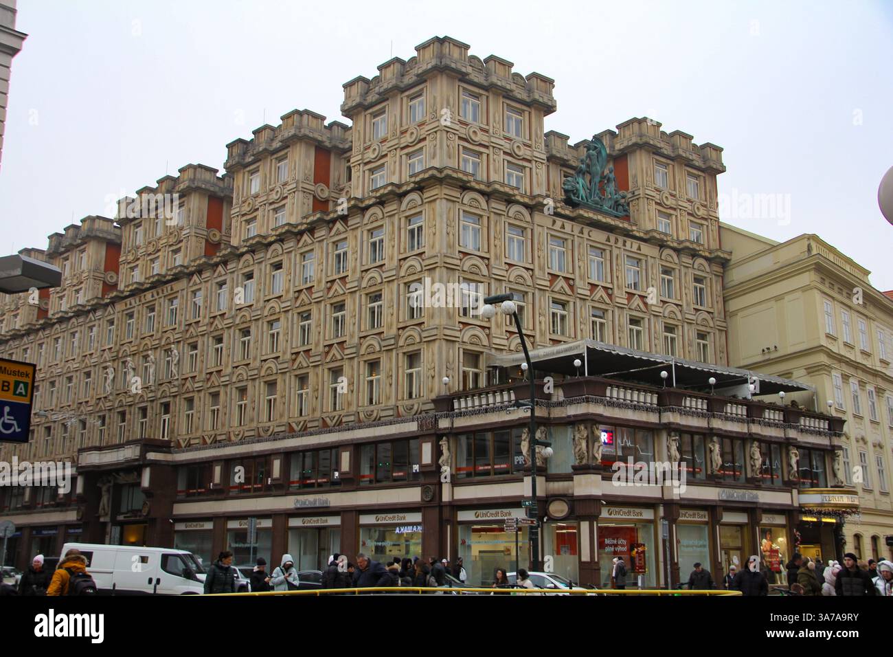 Prague, République tchèque- 12.27.2024 : photographie de rue d'Europe centrale en hiver Banque D'Images