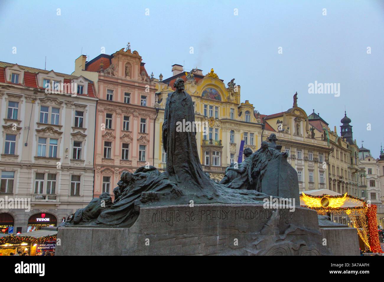Prague, République tchèque- 12.27.2024 : photographie de rue d'Europe centrale en hiver Banque D'Images