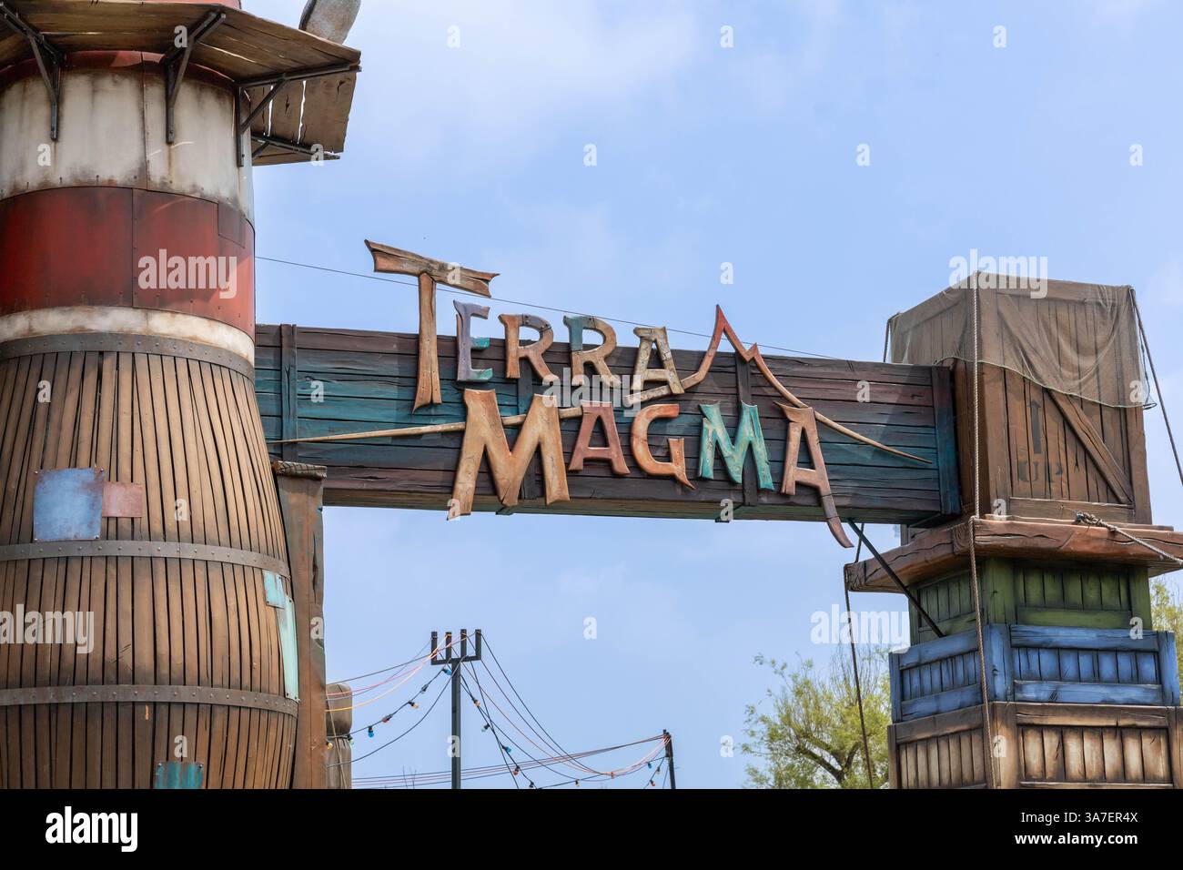 Kasterlee, Belgique. 19 mai 2024. Terra Magma signe logo dans le parc d'attractions Bobbejaanland Belgique. Banque D'Images