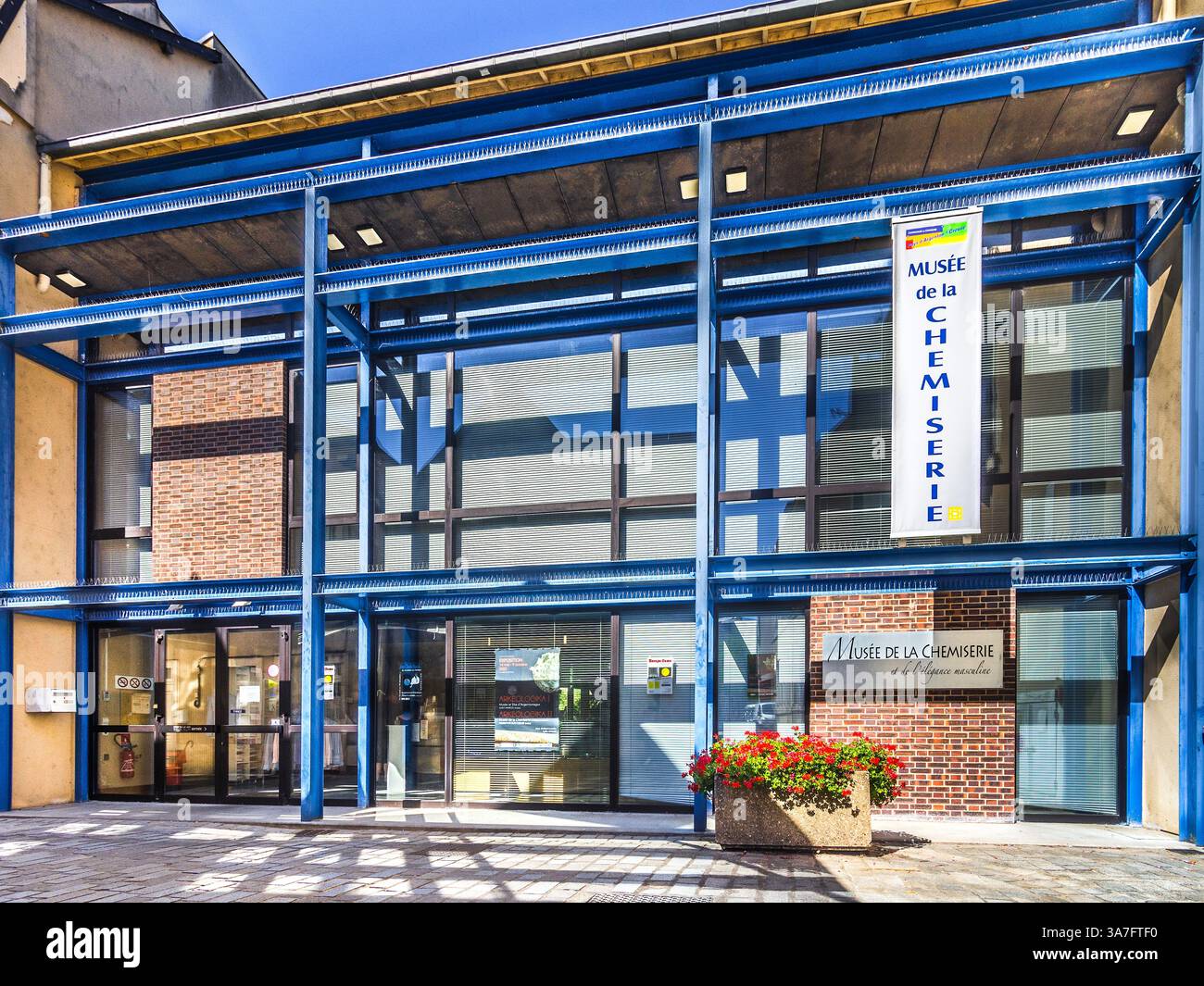 Façade moderne du musée des chemises 'Musée de la Chemiserie' à Argenton-sur-creuse, Indre (36), France. Banque D'Images
