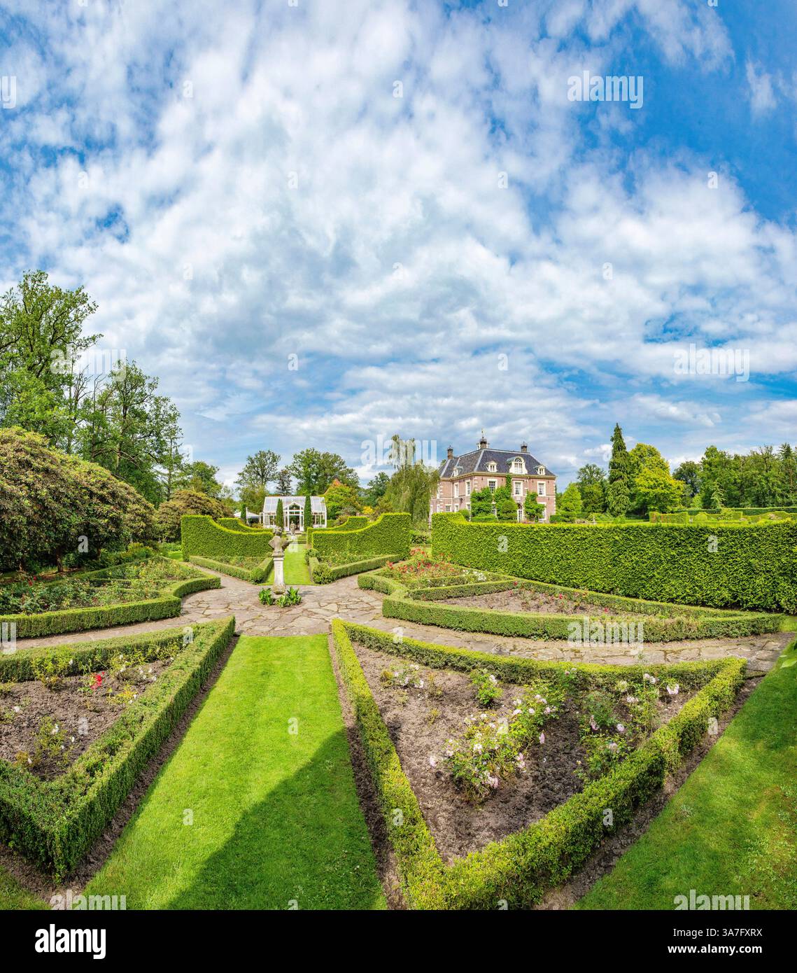 Jardin formel du château de Warmelo avec haies coupées et buis, Diepenheim, Overijssel, pays-Bas, château, fleurs, été, jardin, Banque D'Images