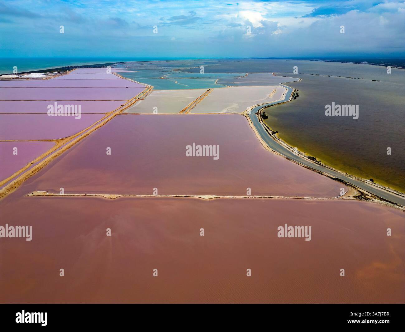 las coloradas rose salines drone vue aérienne panorama paysage yucatan mexique Banque D'Images