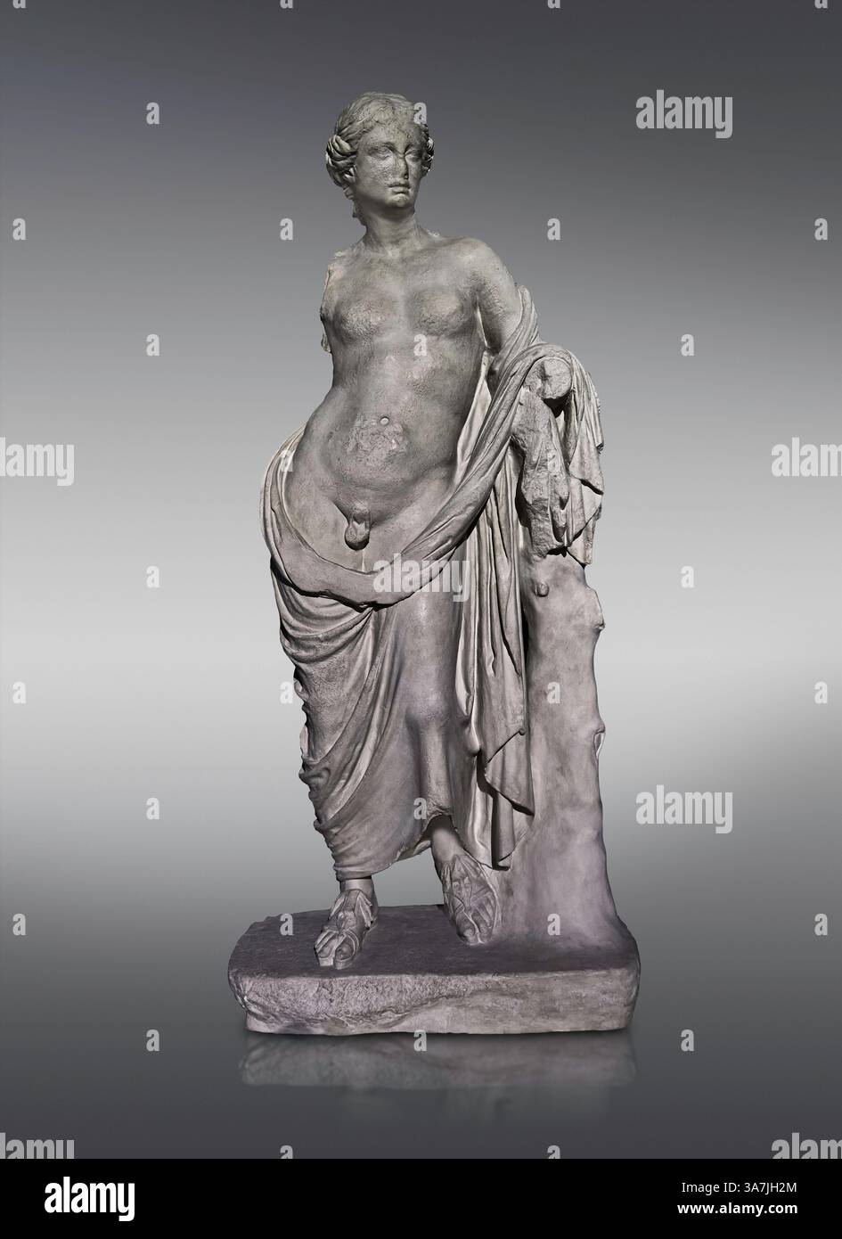 Statue grecque antique d'Hermaphrodite d'un marbre original dans le Musée archéologique d'Istanbul Inv 363T Cat. Mendel 624. 180-140 AV. J.-C. Hermaphrodit Banque D'Images