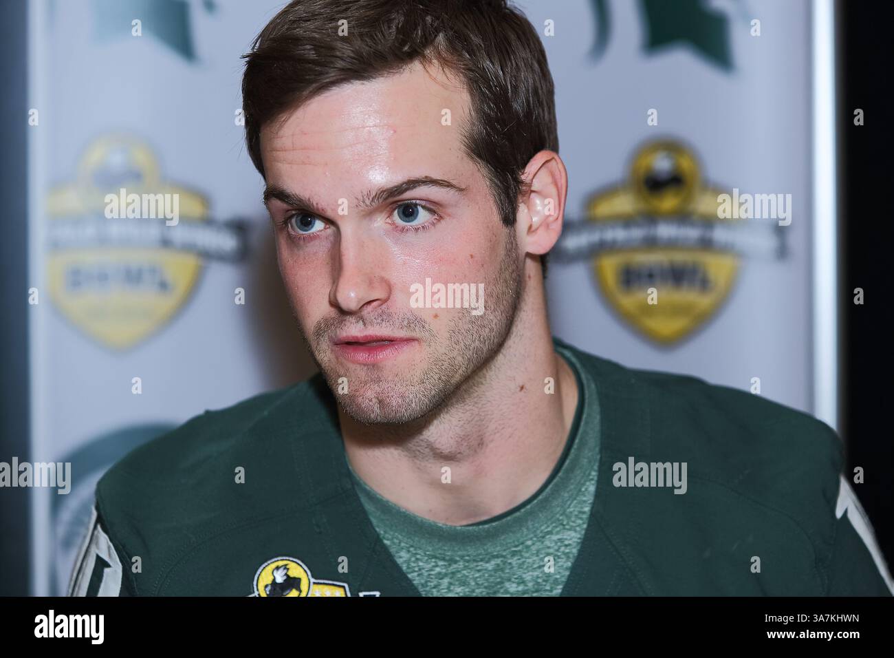 Dec. 27, 2012 - Scottsdale, AZ, États-Unis - Dec. 27, 2012 - Scottsdale, Arizona, U. S - 27 décembre 2012 : Scottsdale, AZ. Le QB Andrew Maxwell #10 lors des activités de la journée des médias pour le match de football universitaire Buffalo Wild Wings Bowl entre les Horned Frogs TCU et les Spartans de Michigan State au Sun Devil Stadium de Tempe, Arizona. (Crédit image : © Douglas James/Cal Sport Media/ZUMAPRESS.com) Banque D'Images