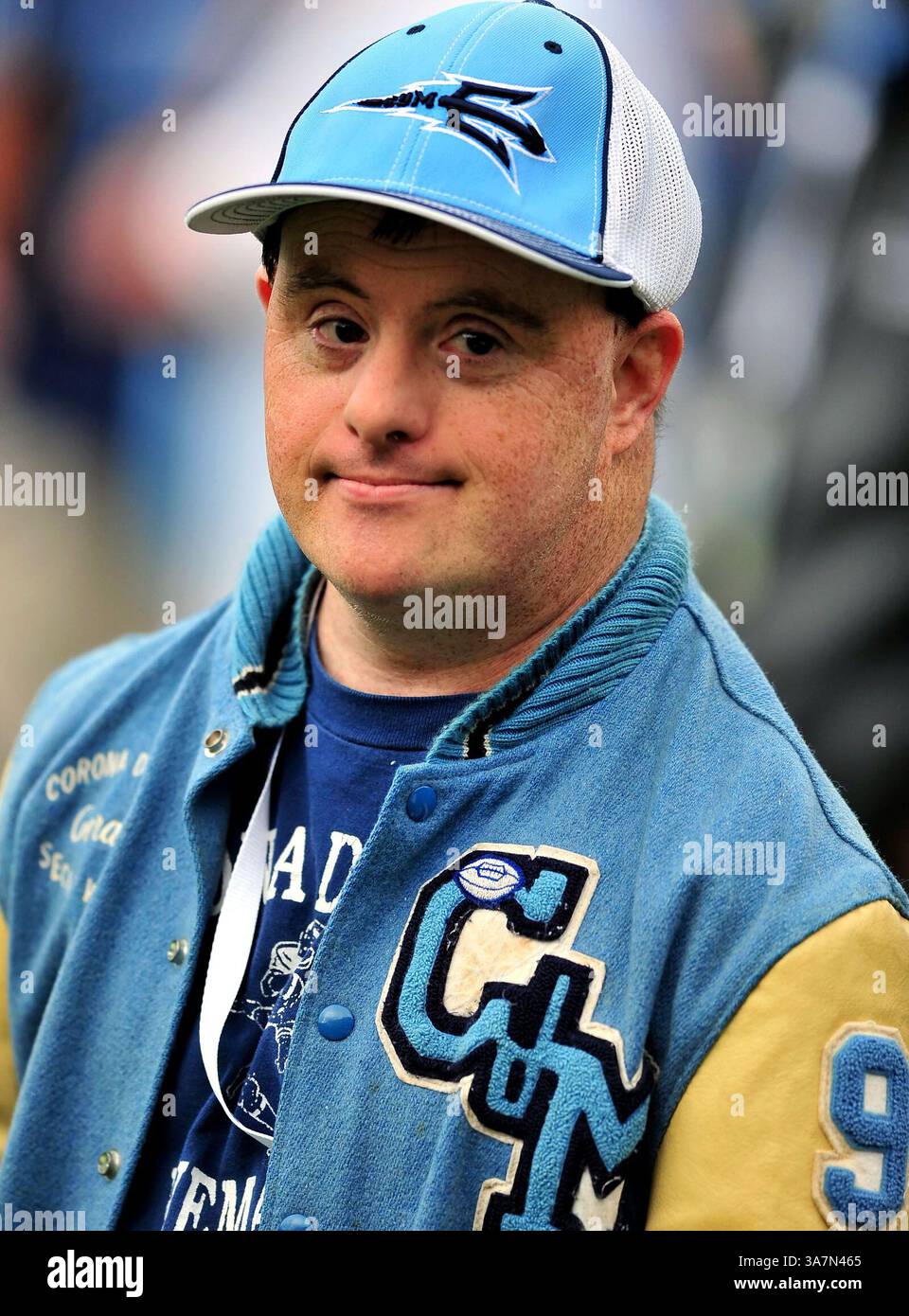 1er décembre 2012 Anaheim, CA. Corona Del Mar Sea Kings ''Corky'' pendant le match préparatoire de football entre les Garden Grove Argonauts vs Corona Del Mar Sea Kings lors du match de Varsity Prep Football CIF Southern Division Championship au Angels Stadium à Anaheim, Californie..les Sea Kings de Corona Del Mar battent les Garden Grove Argonauts 35-10.Louis Lopez/CSM(Credit image : © Louis Lopez/Cal Sport Media/ZUMAPRESS.com) Banque D'Images