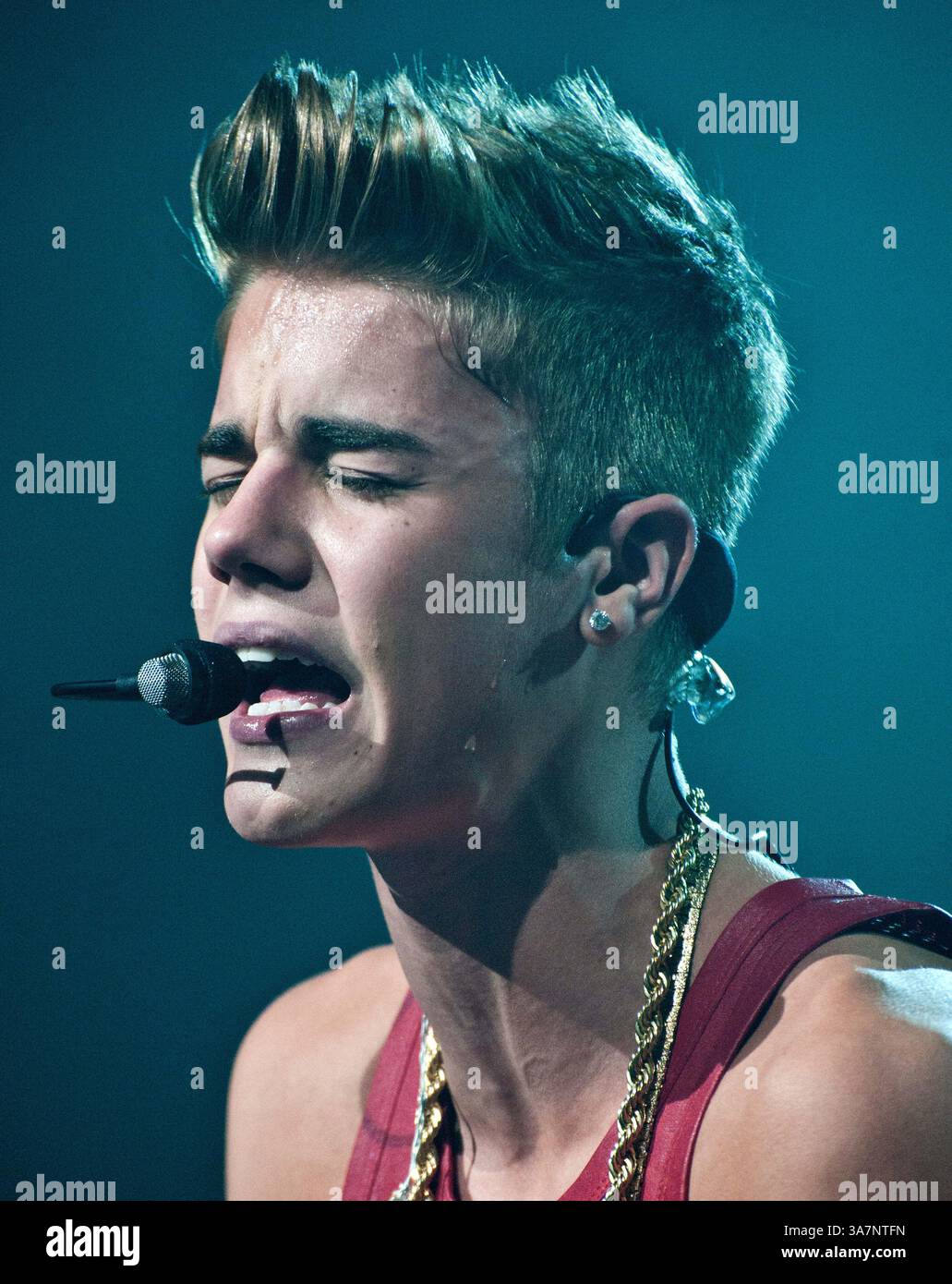 Dec. 5, 2012 - Philadelphie, PA, États-Unis - WWW.ACEPIXS.COM....US ventes seulement....December 5, 2012, Philadelphie, PA..... Justin Bieber au Jingle Ball de Q102 au Wells Fargo Center le 5 décembre 2012 à Philadelphie, PA..... Par ligne : Famous / ACE Pictures...... ACE Pictures, Inc...tel : 646 769 0430..Email : info@acepixs.com..www.acepixs.com (crédit image : © Famous/Ace Pictures/Ace Pictures/ZUMAPRESS.com) Banque D'Images