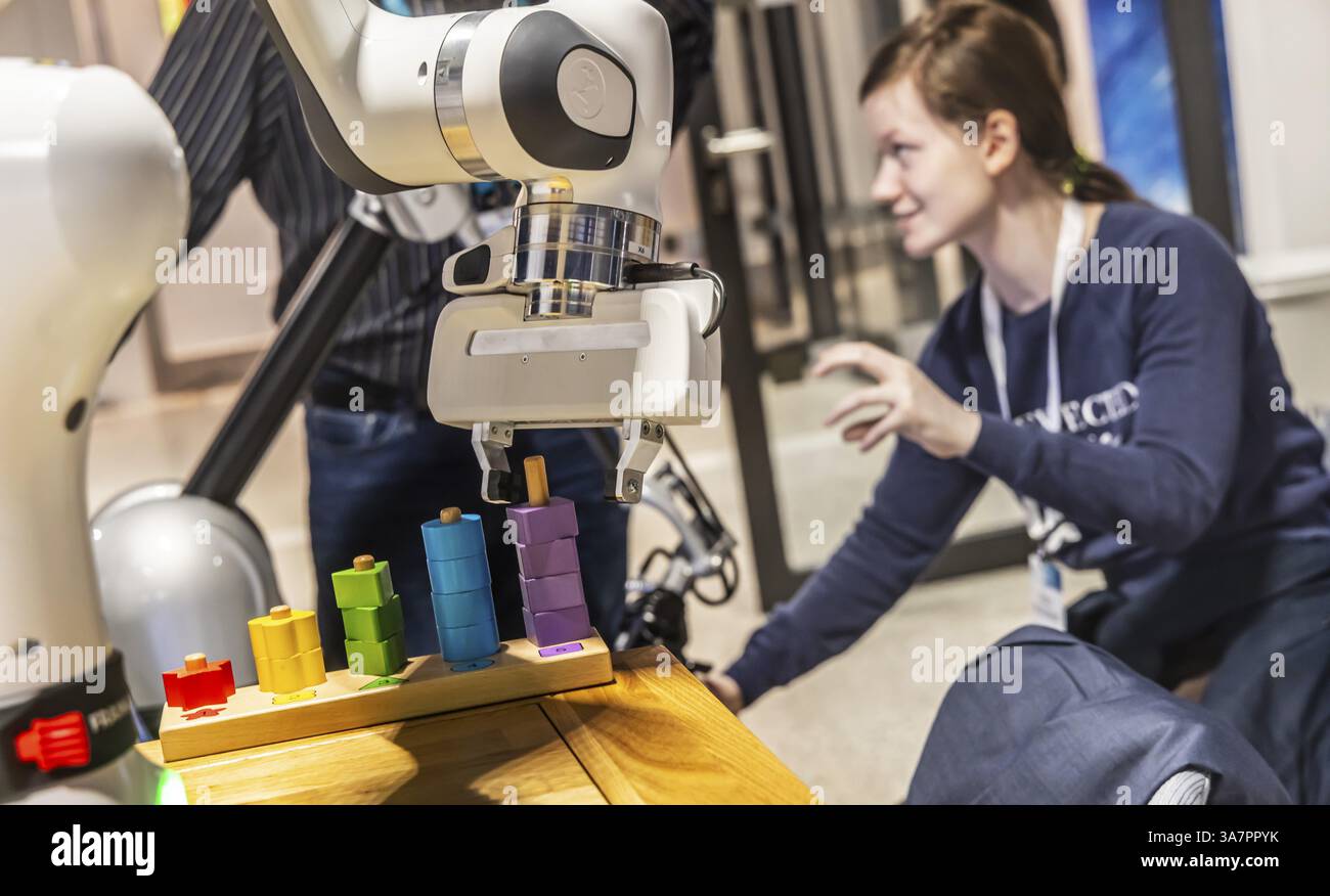 Forum européen de robotique (ERF) à Stuttgart. Événement de réseautage pour chercheurs, scientifiques et entreprises. Cette année, l'accent est mis sur les synergies entre robots Banque D'Images