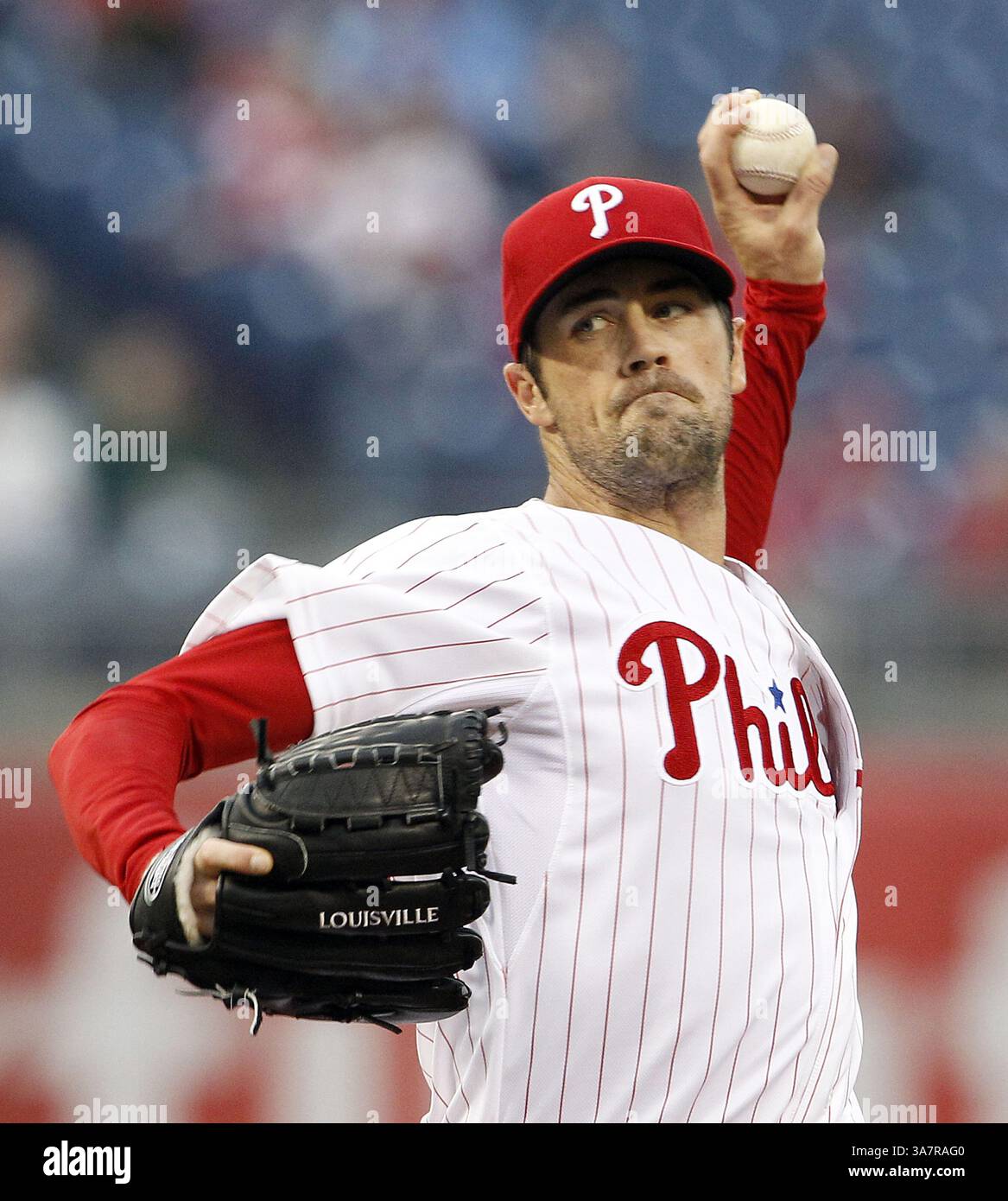 18 avril 2013 - Philadelphie, PA, USA - les Philadelphia Phillies' Cole Hamels lors de la première manche contre les Louis Cardinals au Citizens Bank Park à Philadelphie, Pennsylvanie, le jeudi 18 avril 2013. (Crédit image : © Yong Kim/MCT/ZUMAPRESS.com) Banque D'Images