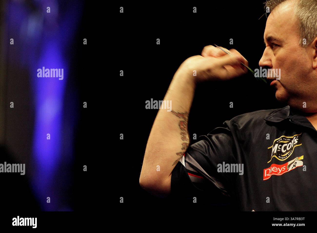 18 avril 2013 - 18.04.2013, PHIL TAYLOR en action contre ANDY HAMILTON, semaine 11 des fléchettes de premier League McCoyâ€™ à l'O2, Dublin, Irlande (crédit image : © Michael Cullen/ZUMAPRESS.com) Banque D'Images