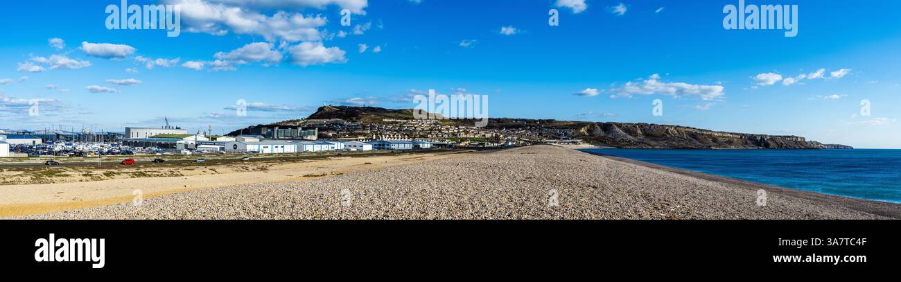 Panorama de Chesil Beach, West Bay à Portland, Jurassic Coast, Dorset, Angleterre Banque D'Images