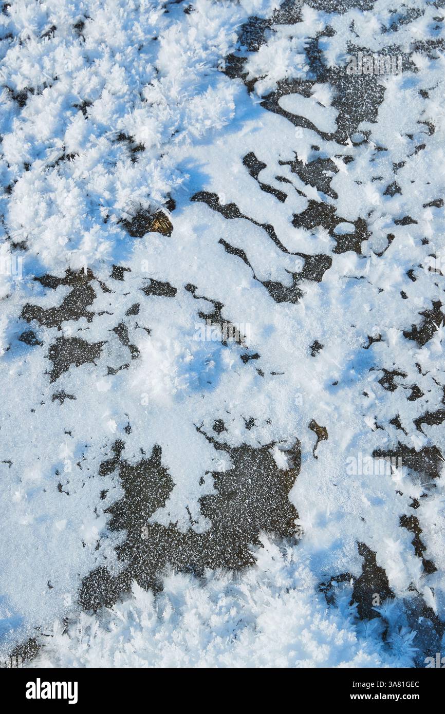 Roche gelée avec cristaux de glace Banque D'Images
