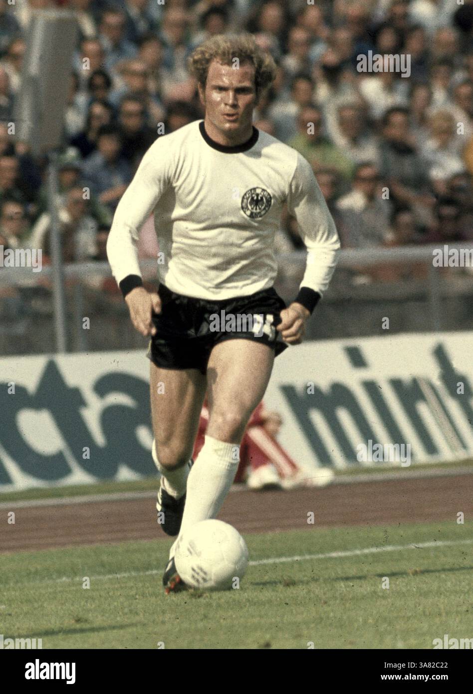 Coupe du monde 1974 : Deut. - Chili 14.6. À Berlin. Dans l'image Uli Hoeness. [traduction automatique] Banque D'Images