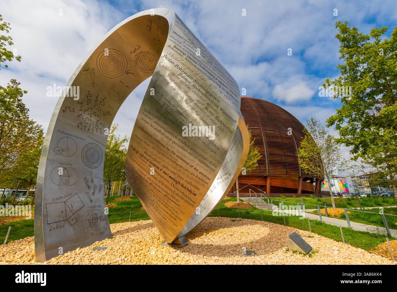 CERN, Wandering the incommensurable, Steel structure, Globe of Science and innovation in background, Genève, Suisse Banque D'Images