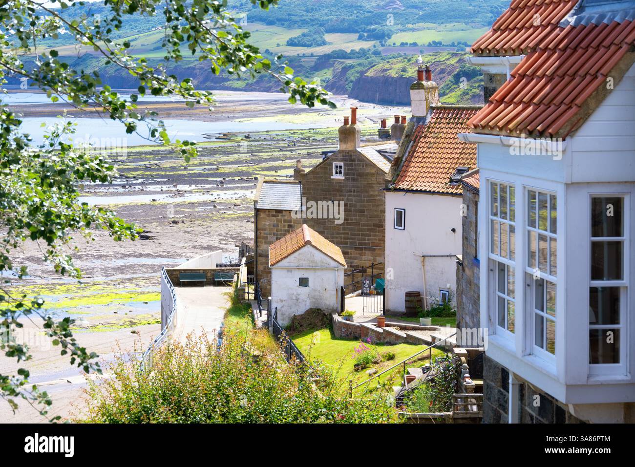 Vue de Robin Hoods Bay, un ancien village de pêcheurs sur la North York Moors Heritage Coast, North Yorkshire, Angleterre, Royaume-Uni Banque D'Images