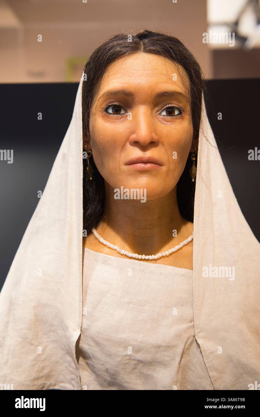 Première reconstruction physique numérique d'une femme nabatéenne, Hinat, IIe au Ier siècle av. J.-C., à partir d'un scan 3D du crâne, Hegra, province de Médine, Arabie Saoudite Banque D'Images