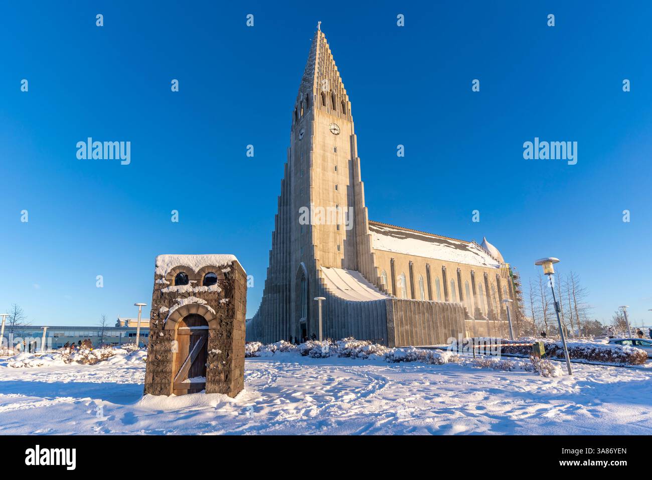 Vue de l'église Hallgrimskirkja dans le centre-ville de Reykjavik en hiver, Reykjavik, Islande Banque D'Images