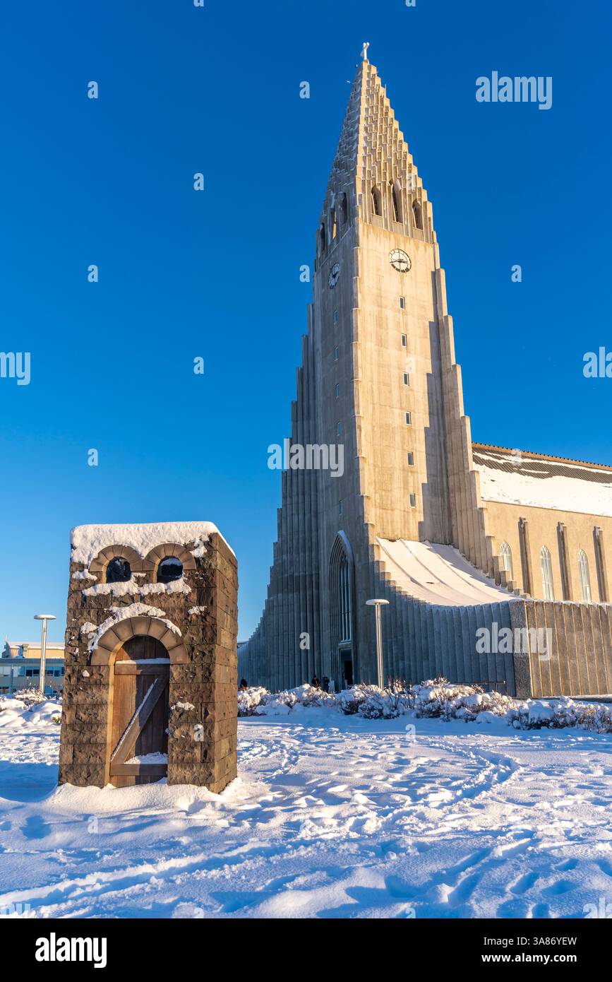 Vue de l'église Hallgrimskirkja dans le centre-ville de Reykjavik en hiver, Reykjavik, Islande Banque D'Images