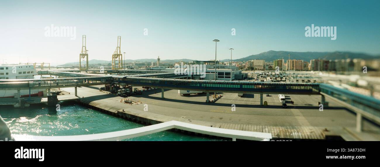 Amarre le côté espagnol du ferry transcontinental d'Algeciras, Espagne à Tanger, Maroc Banque D'Images